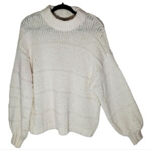 🩵💥 Urban Outfitters Woman's Cream Crewneck Sweater
